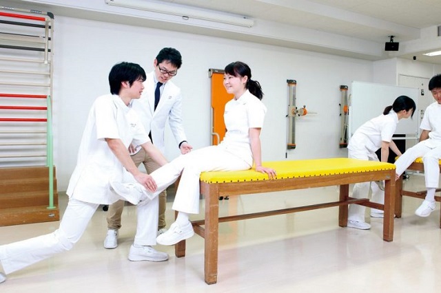 Bác sĩ Phục hồi chức năng học mấy năm?